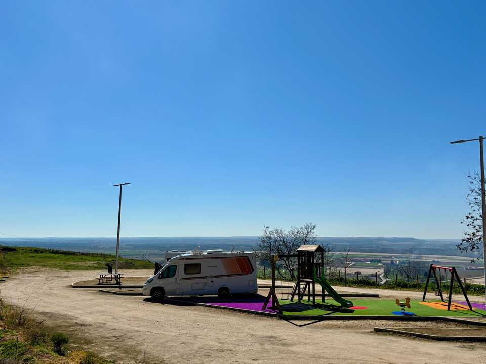 Zona autocaravanas en Toro.2