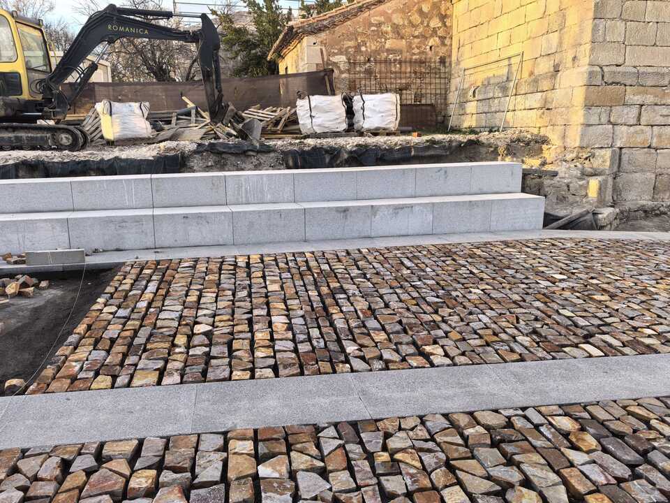 Arco del Obispo con los Jardines del Castillo y la zona de Lobo (2)