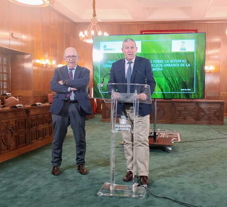 El presidente de la Diputación en rueda de prensa