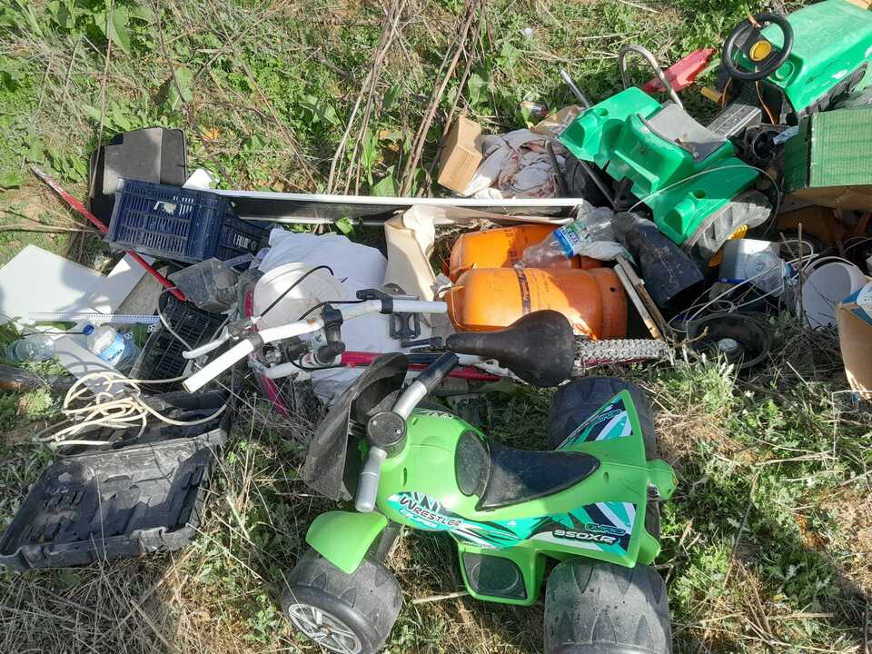 Vertidos ilegales Tagarabuena (2)