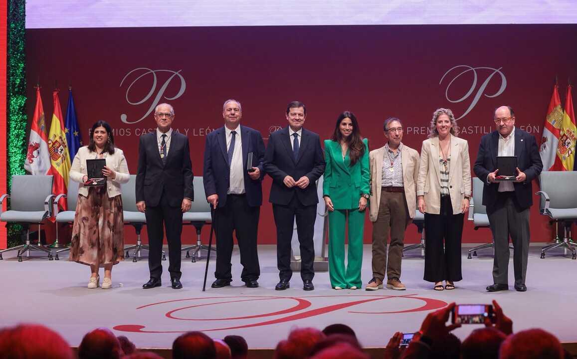 Foto de Familia de los premiados