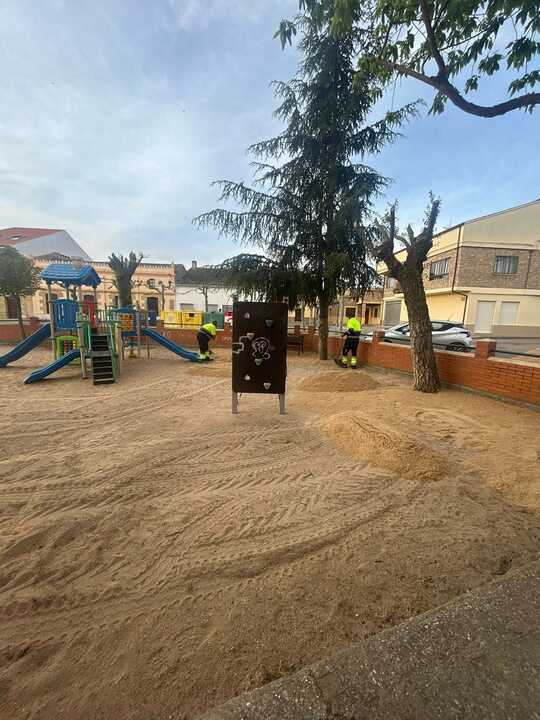 Renovación y mejora zonas infantiles Moraleja de Vino. imagen redes