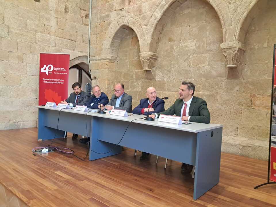 WhatsApp+Image+2026-04-22+at+12.05.41