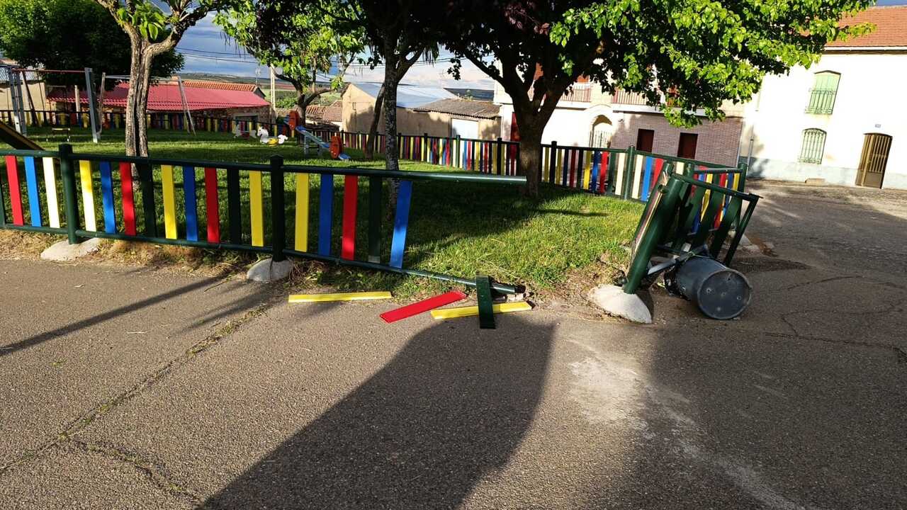 Parque de Losilla vandalizado