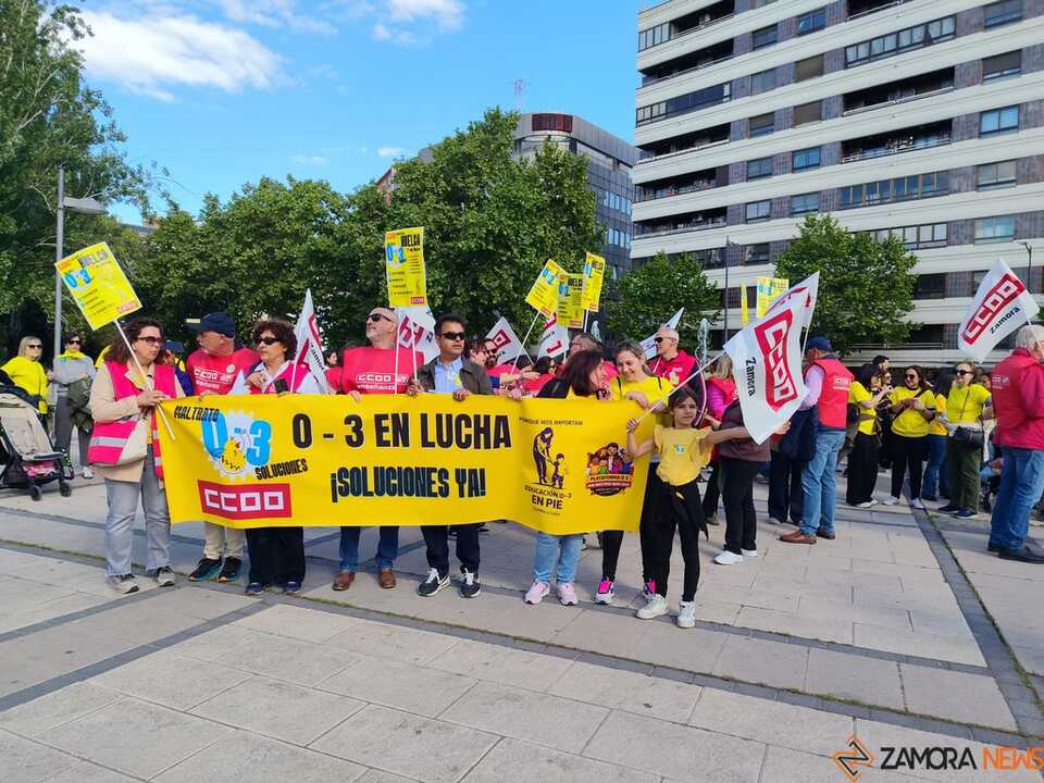 Protestas educadoras infantiles en Zamora _5