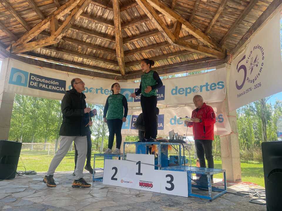 Podium Alicia, Violeta 