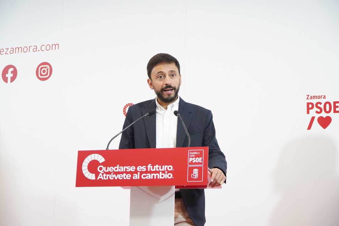 Fran Díaz, en rueda de prensa en la sede del PSOE de Zamora