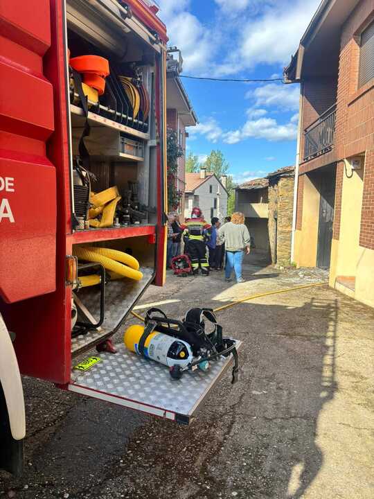 Incendio garaje Mahíde