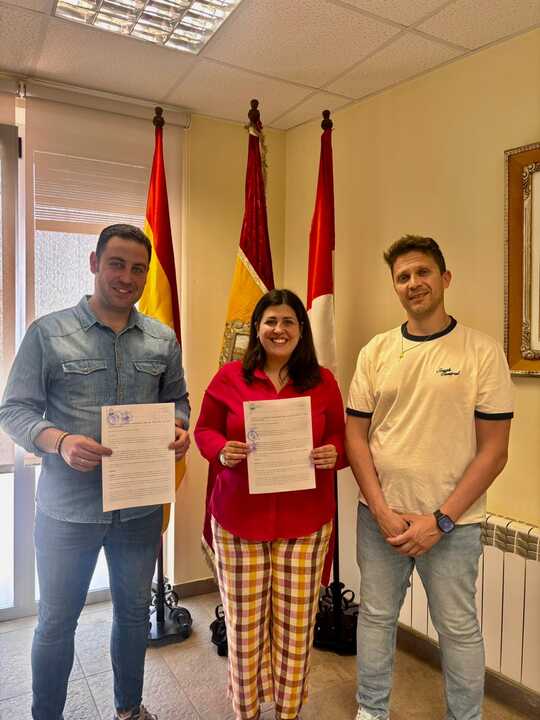 Convenio Ayuntamiento de Benavente Peña Toro Enmaromado._2jpeg
