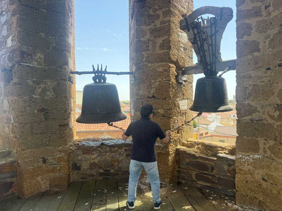 Tocando las campanas