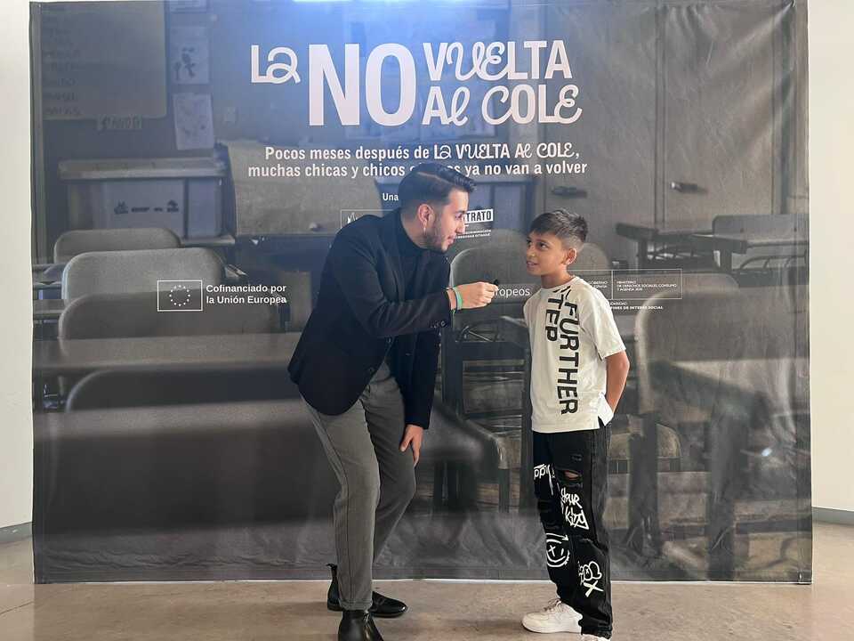 entrevistando a uno de los protagonistas de la penúltima campaña de la FSG, enfocada en la educación.
