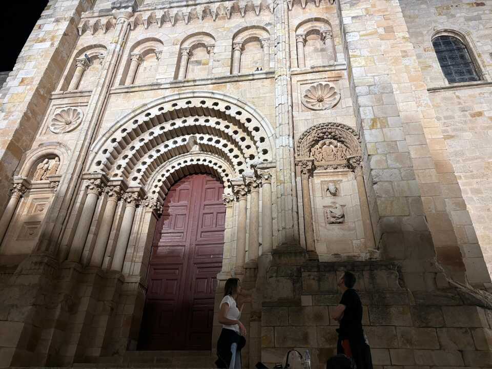 En ala puerta del Obispo
