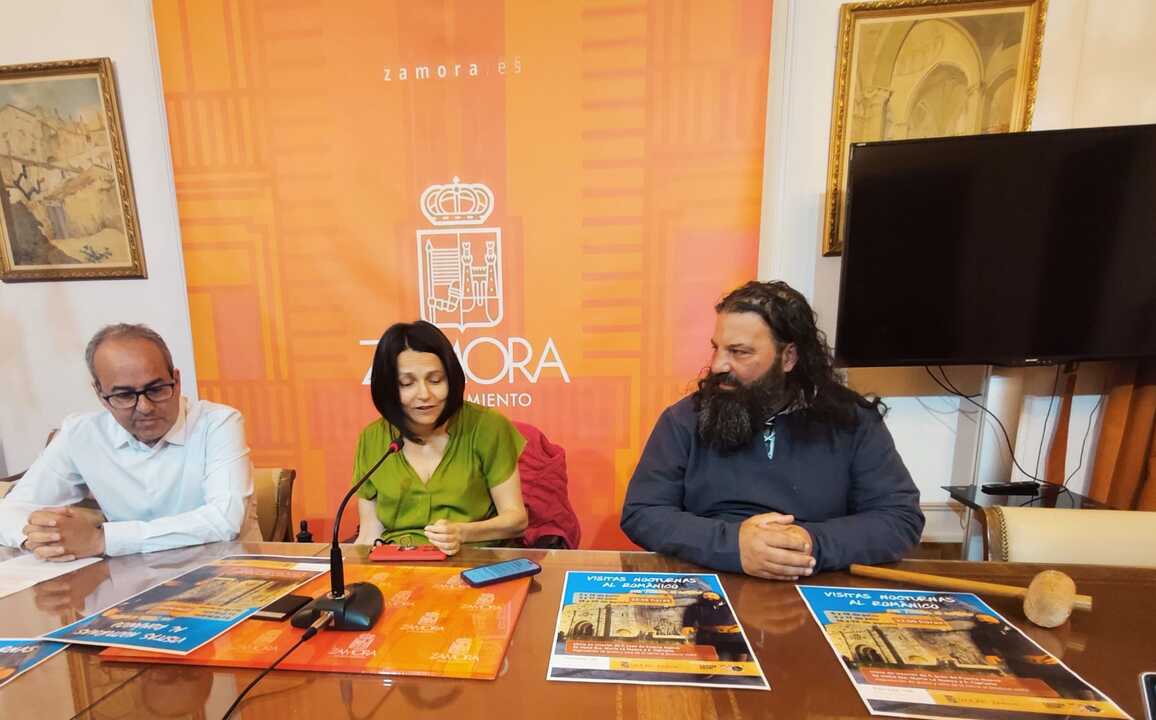 Presentación en el Ayuntamiento de las Visitas Nocturnas al Románico