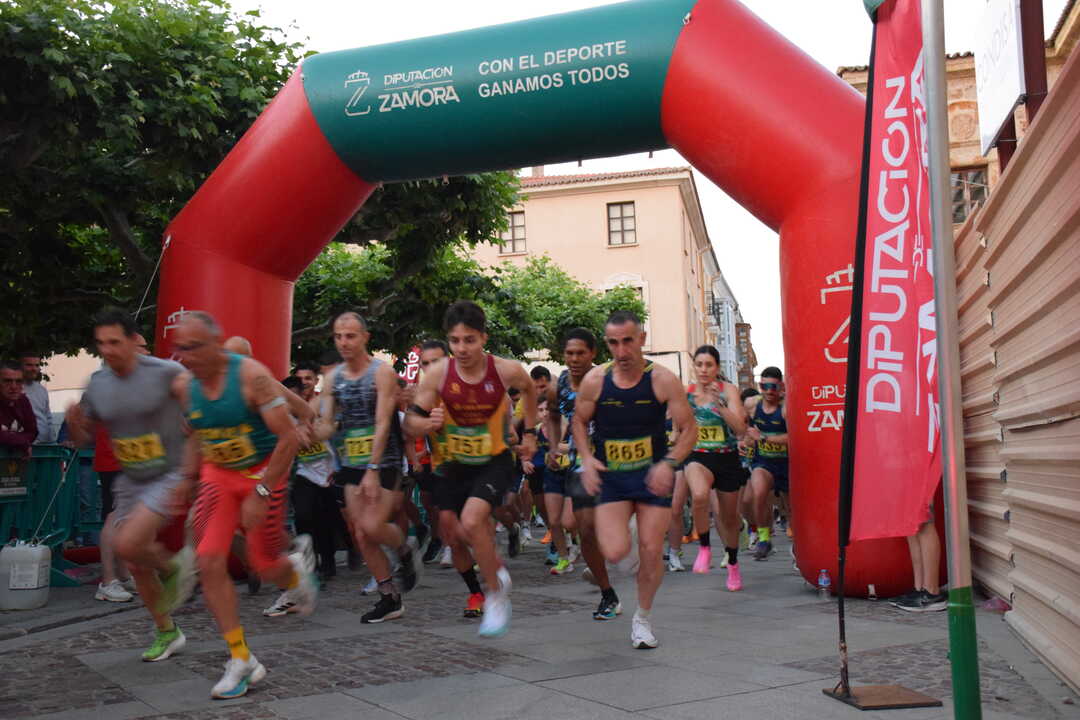 CORRE X CÁRITAS (1)