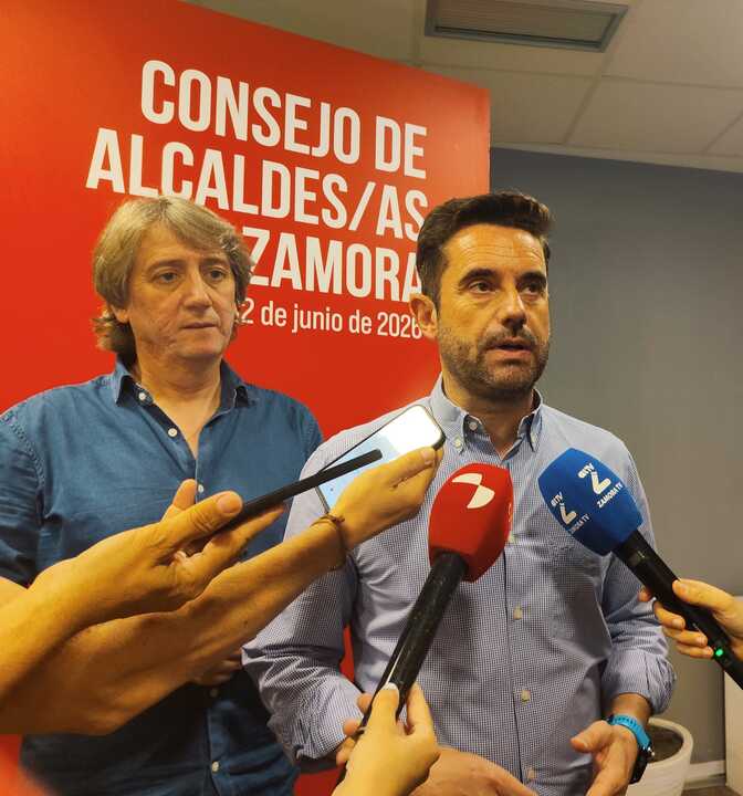 Antidio Fagúndez y Carlos Martínez atienden a los medios de comunicación