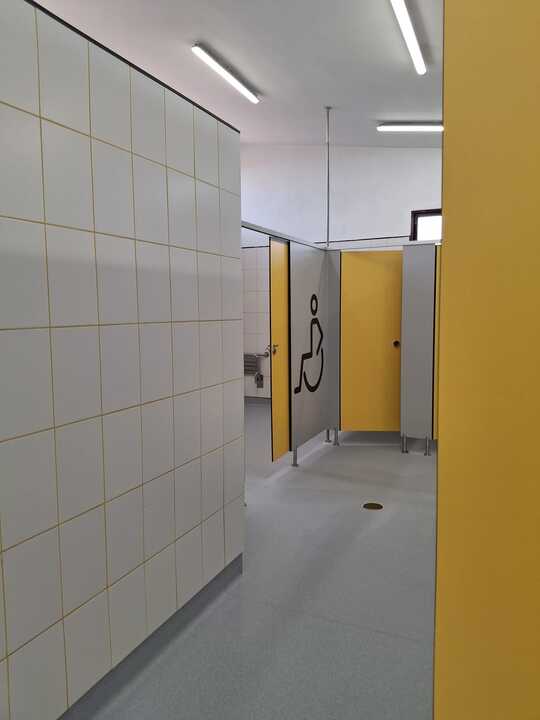 Nuevos vestuarios piscina municipal de Toro _2
