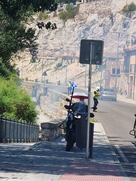 Incendio Zamora  junto al rio_3