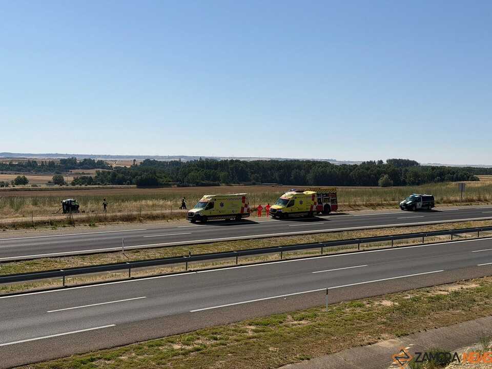 Accidente turismo Morales del Vino 