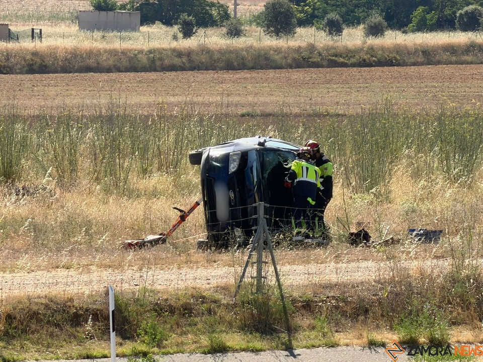 Accidente turismo Morales del Vino