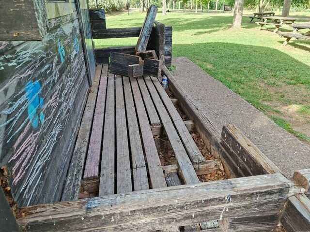 Estado de abandono de los Tres Arboles en Zamora(5)