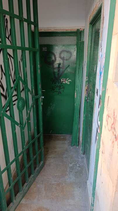 Estado de los baños La Mota - imagen Izquierda Unida Benavente(3)