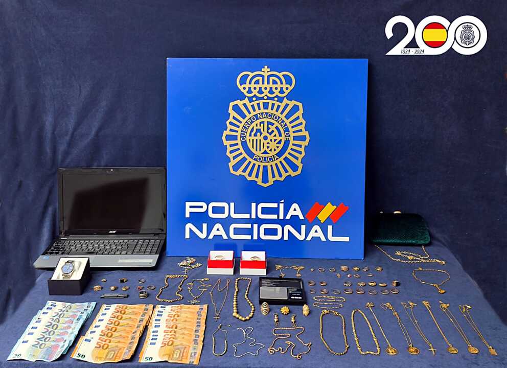 Joyas hurtos del abrazo cariñoso